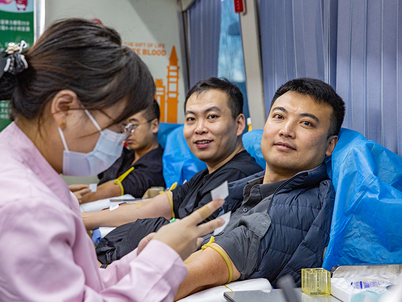 热血暖冬践担当 长春城建集团开展集体献血活动